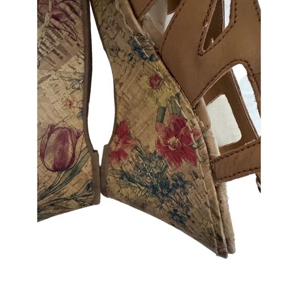 BOC Sandals Women's Tan Strappy Concept Floral Cork Wedge Slingback Heel Sz 9 - Picture 4 of 9
